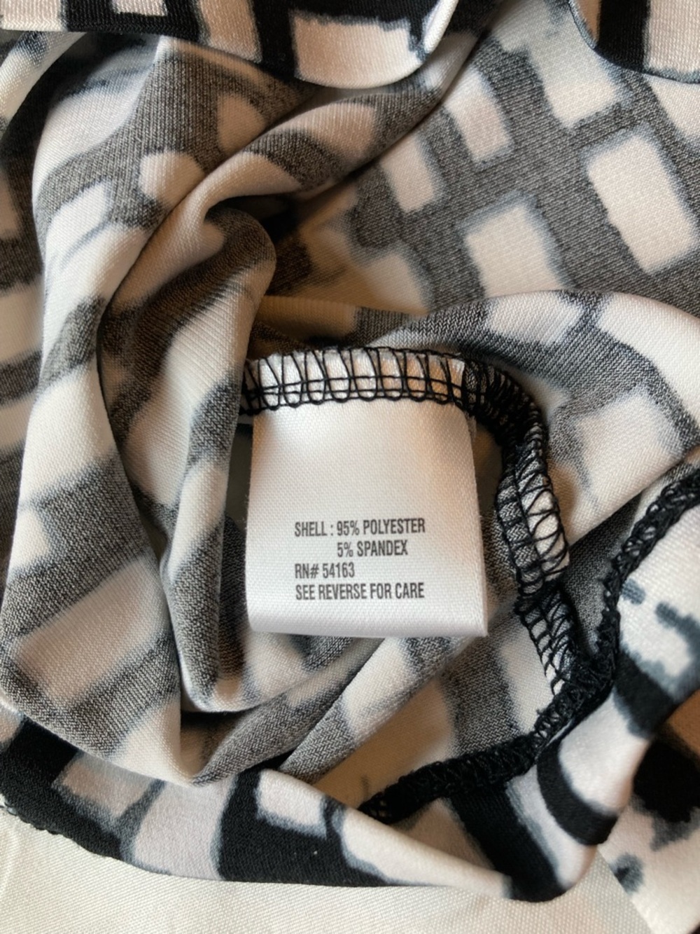 Calvin Klein Black and White Geometric Sleeveless Tank Camisole - size XS - Picture 8 of 8